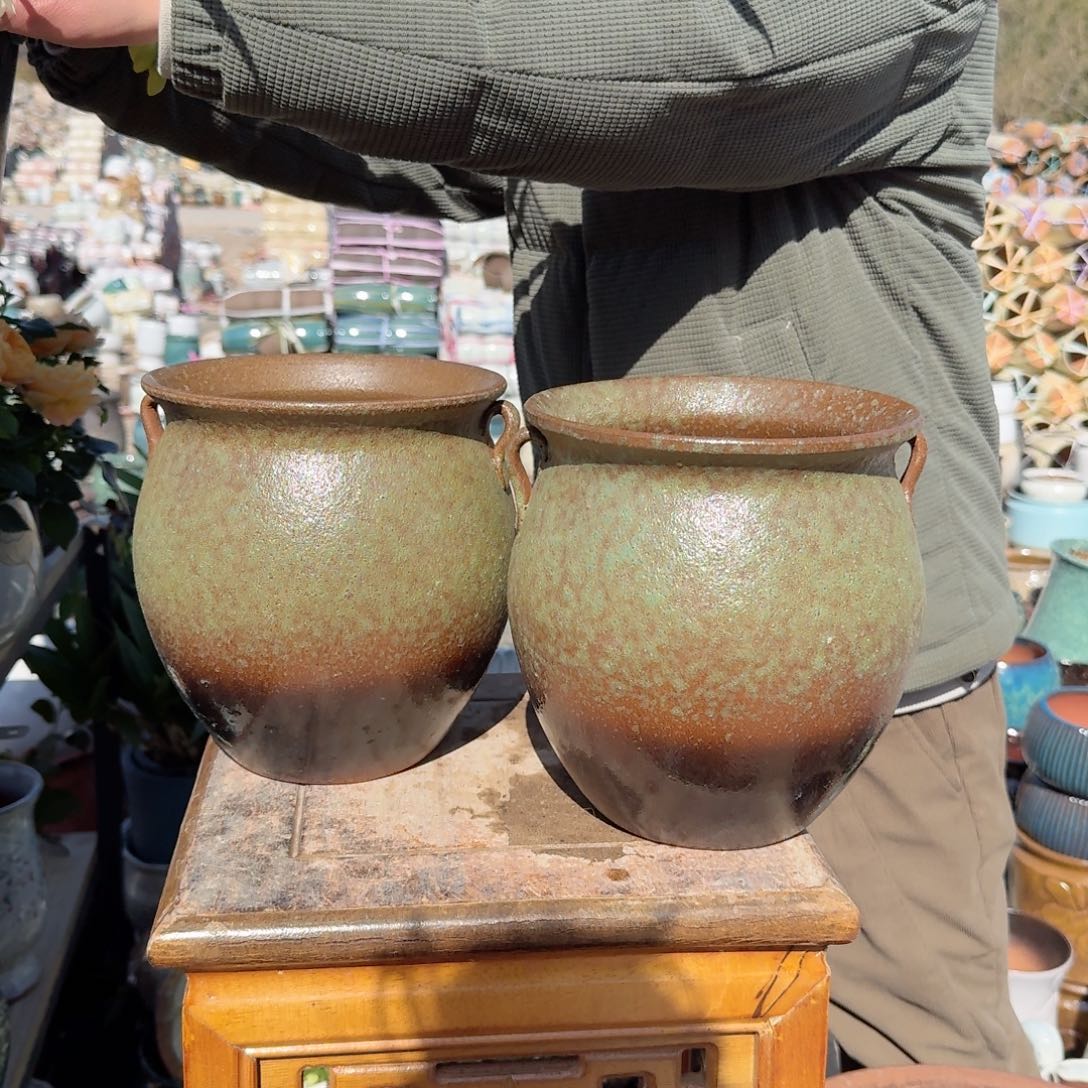 紫砂花盆口18高20（牛油果两个