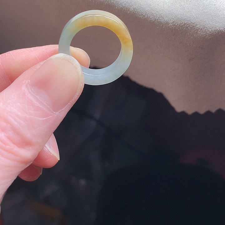 翡翠手镯未镶嵌吊坠