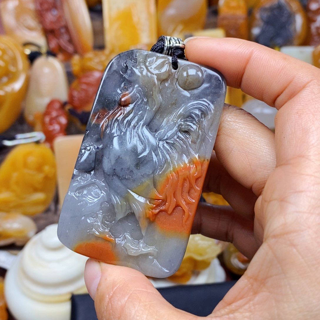 石英质玉颈饰未镶嵌
