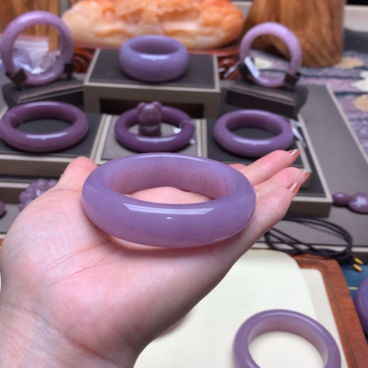 富****石英质玉手镯未镶嵌