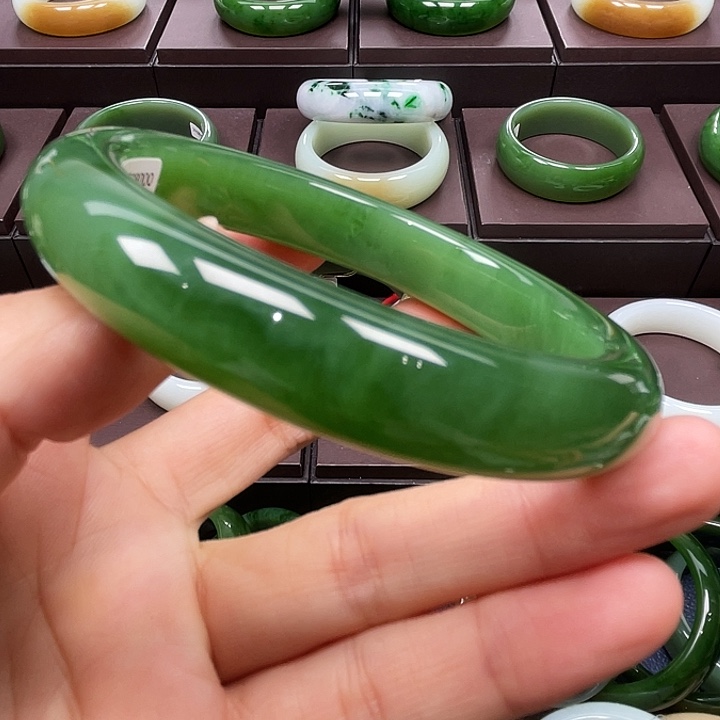 和田玉未镶嵌手镯63口径