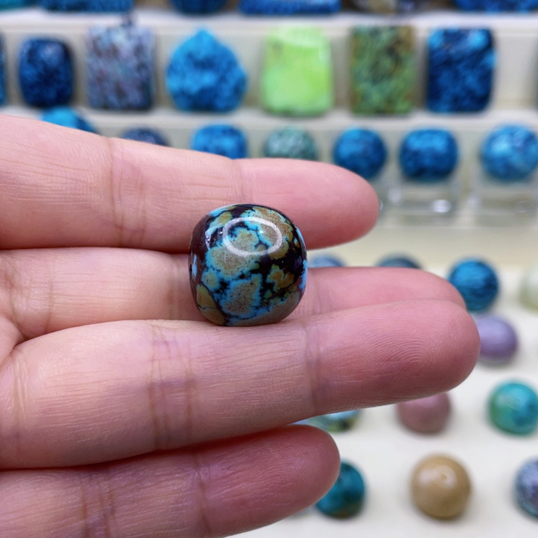 未镶嵌绿松石颈饰