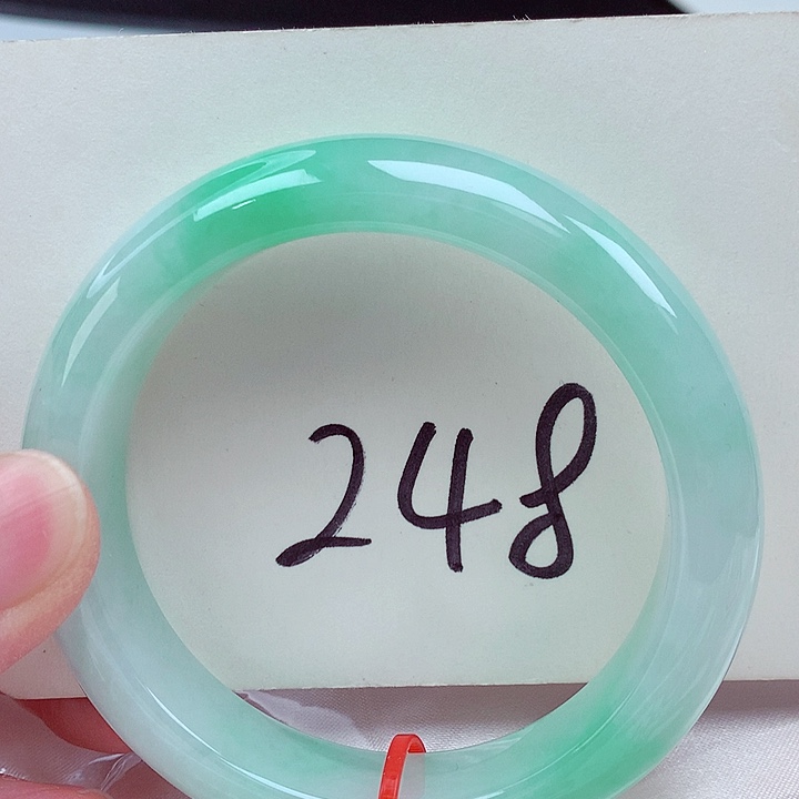 翡翠未镶嵌手镯翡翠