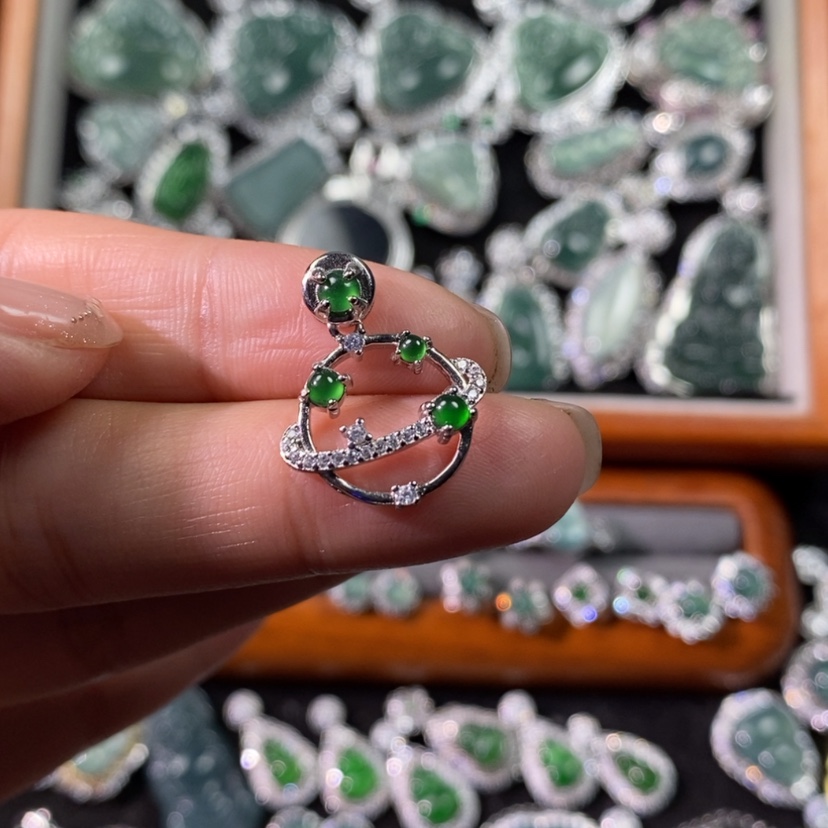 【闪购商品】翡翠颈饰未镶嵌天然