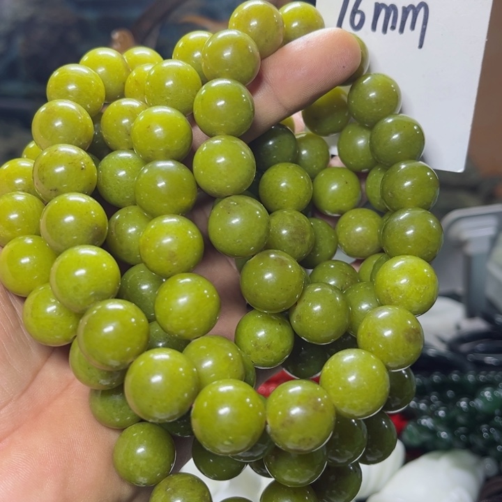 蛇纹石玉项链未镶嵌