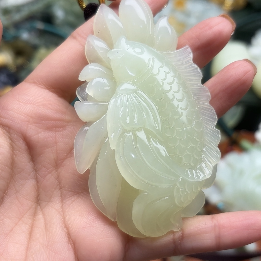 蛇纹石玉未镶嵌吊坠