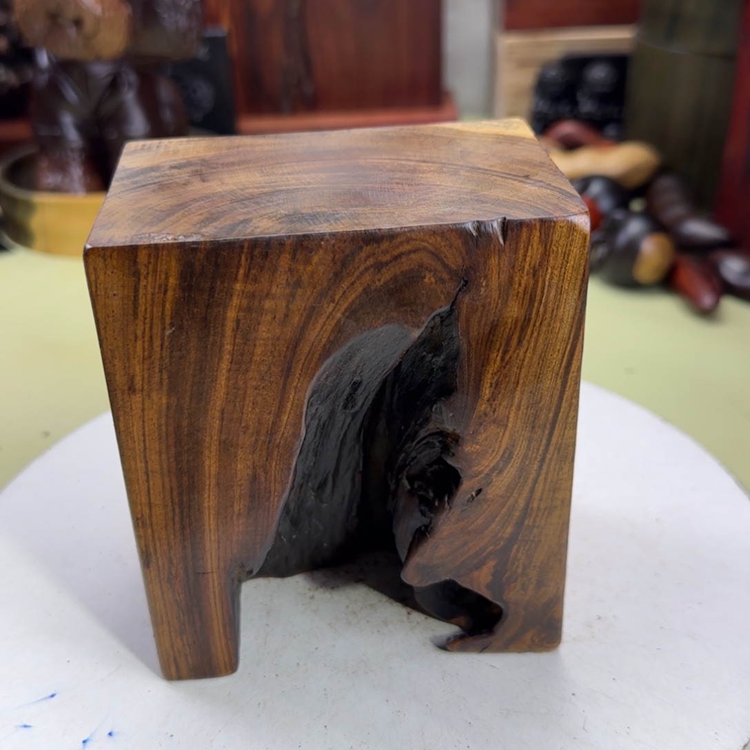 大果紫檀（缅甸花梨）峰**转