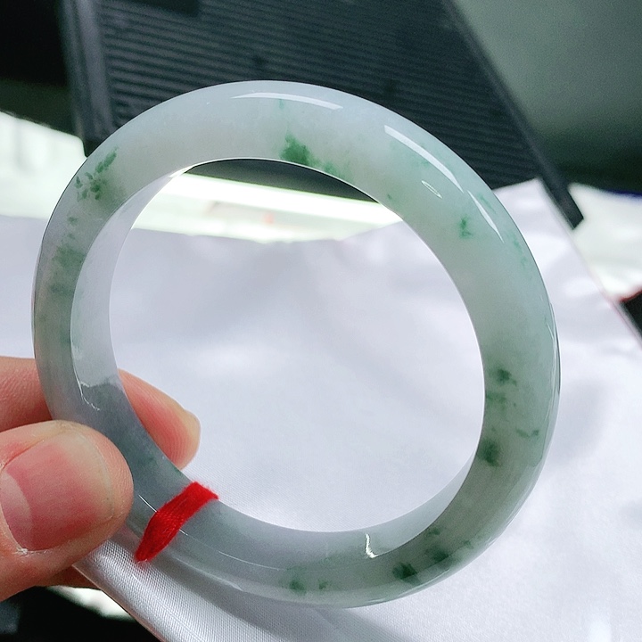 翡翠手镯（圆镯）未镶嵌翡翠手镯未镶嵌