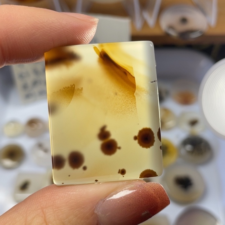 玛瑙/玉髓未镶嵌牌子