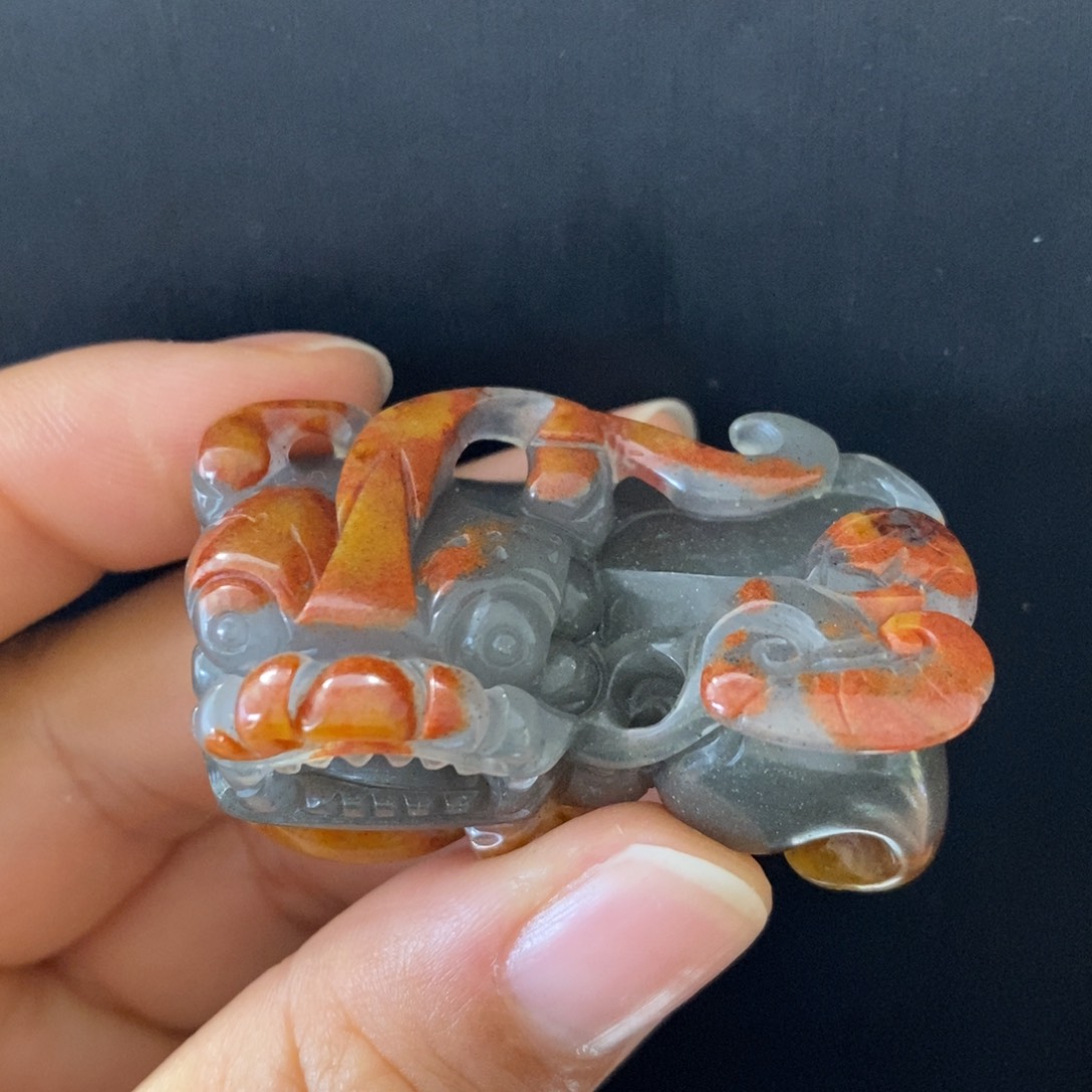 石英质玉（黄龙玉）颈饰未镶嵌