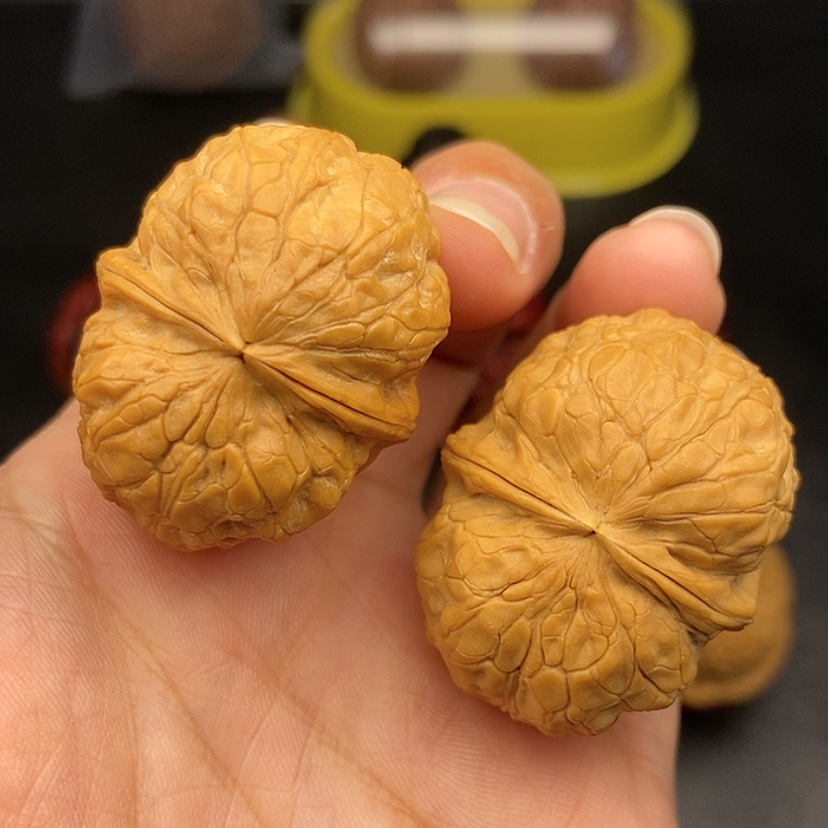 【闪购商品】把件文玩核桃37尺小金豆