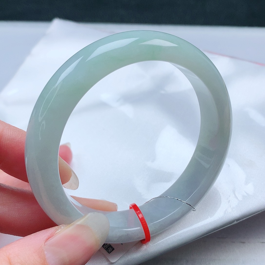 翡翠手镯未镶嵌58圈