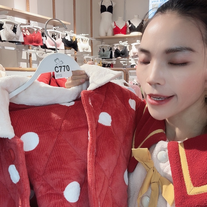 不***、三醋酯纤维299米2 X夹棉红点