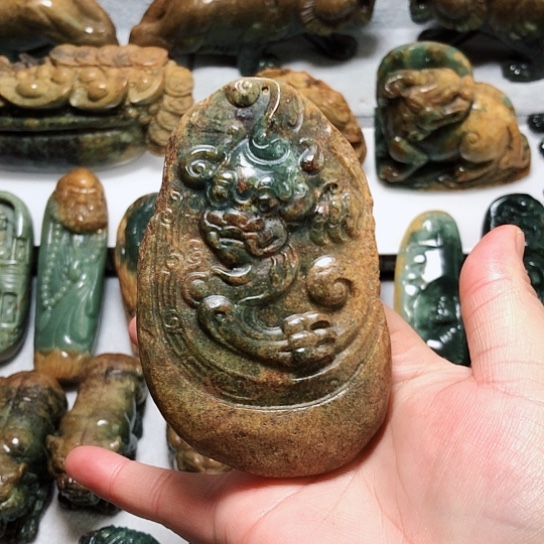 岫岩河磨玉（透闪石质玉）把件未镶嵌