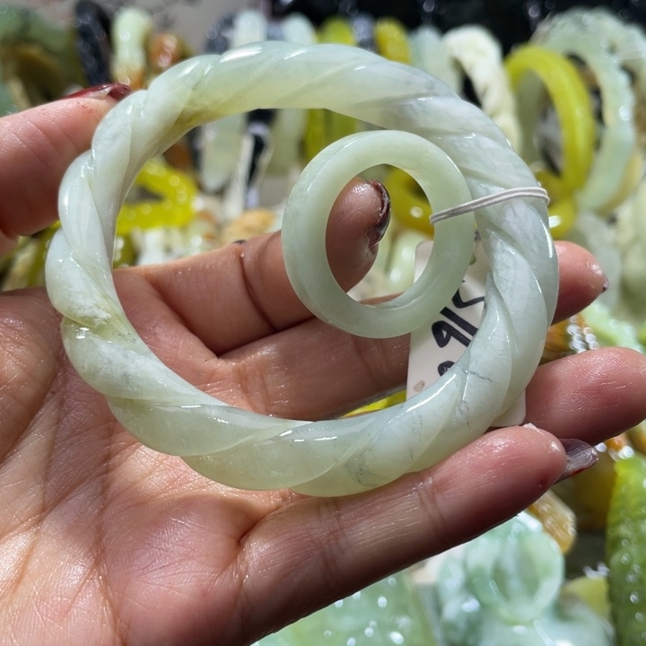 岫玉未镶嵌手镯59.60