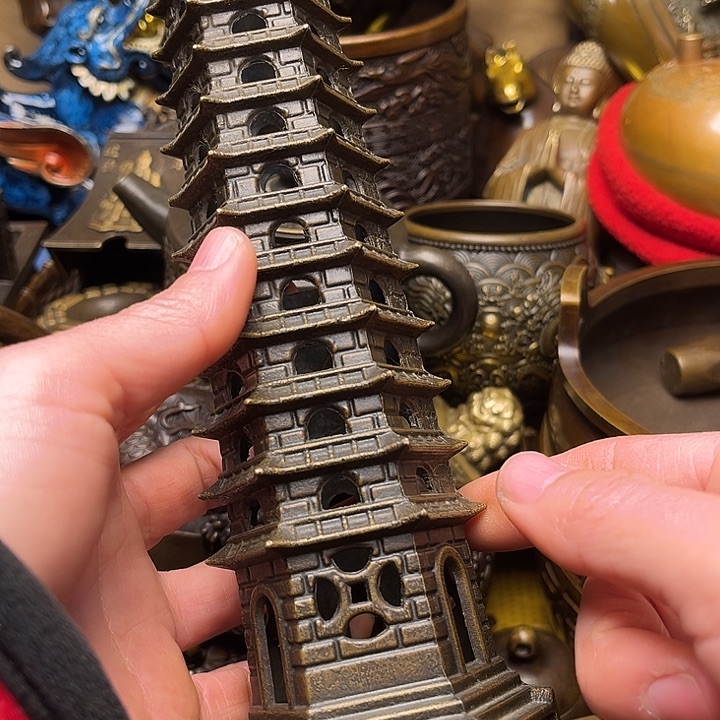 精美铜器批发档口
