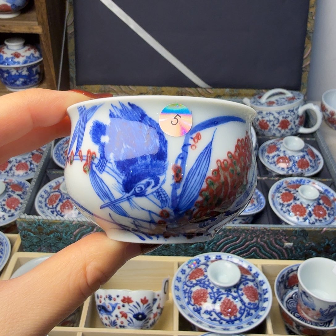 青花釉里红丹翠高炉杯