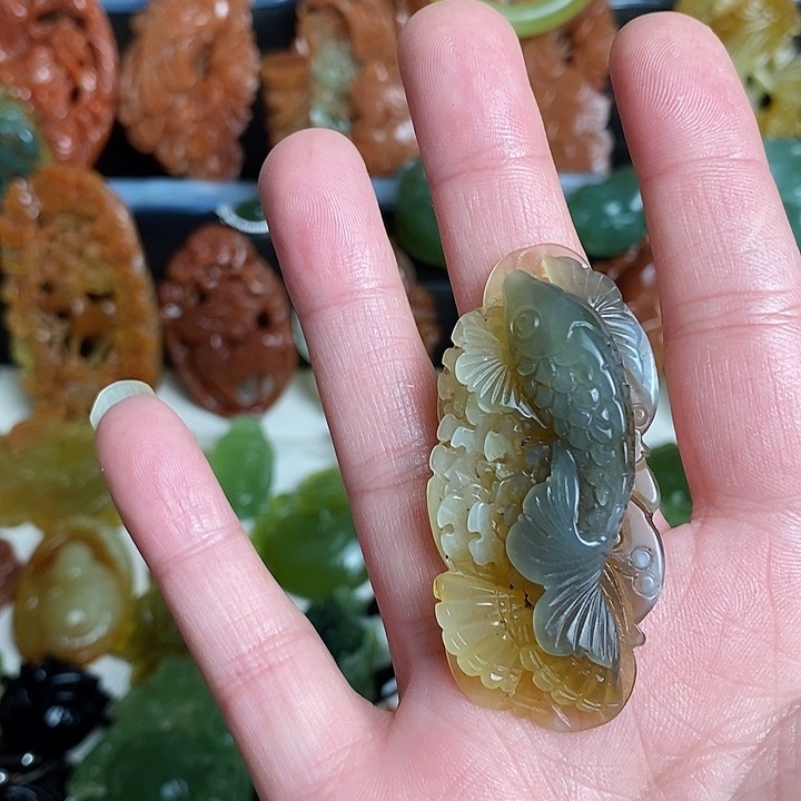 未镶嵌蛇纹石玉颈饰