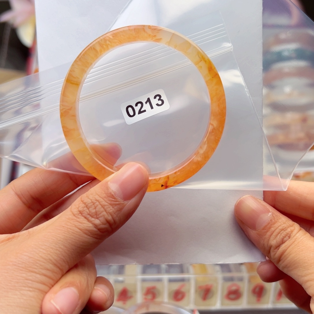 玛瑙/玉髓手镯未镶嵌啦****啦