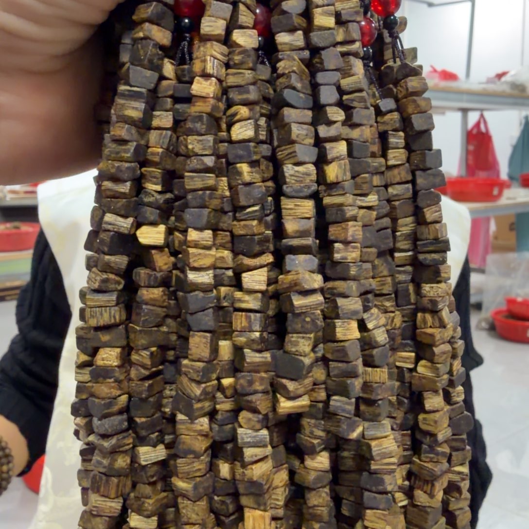 沉香沉香碎屑莺歌绿10克➕