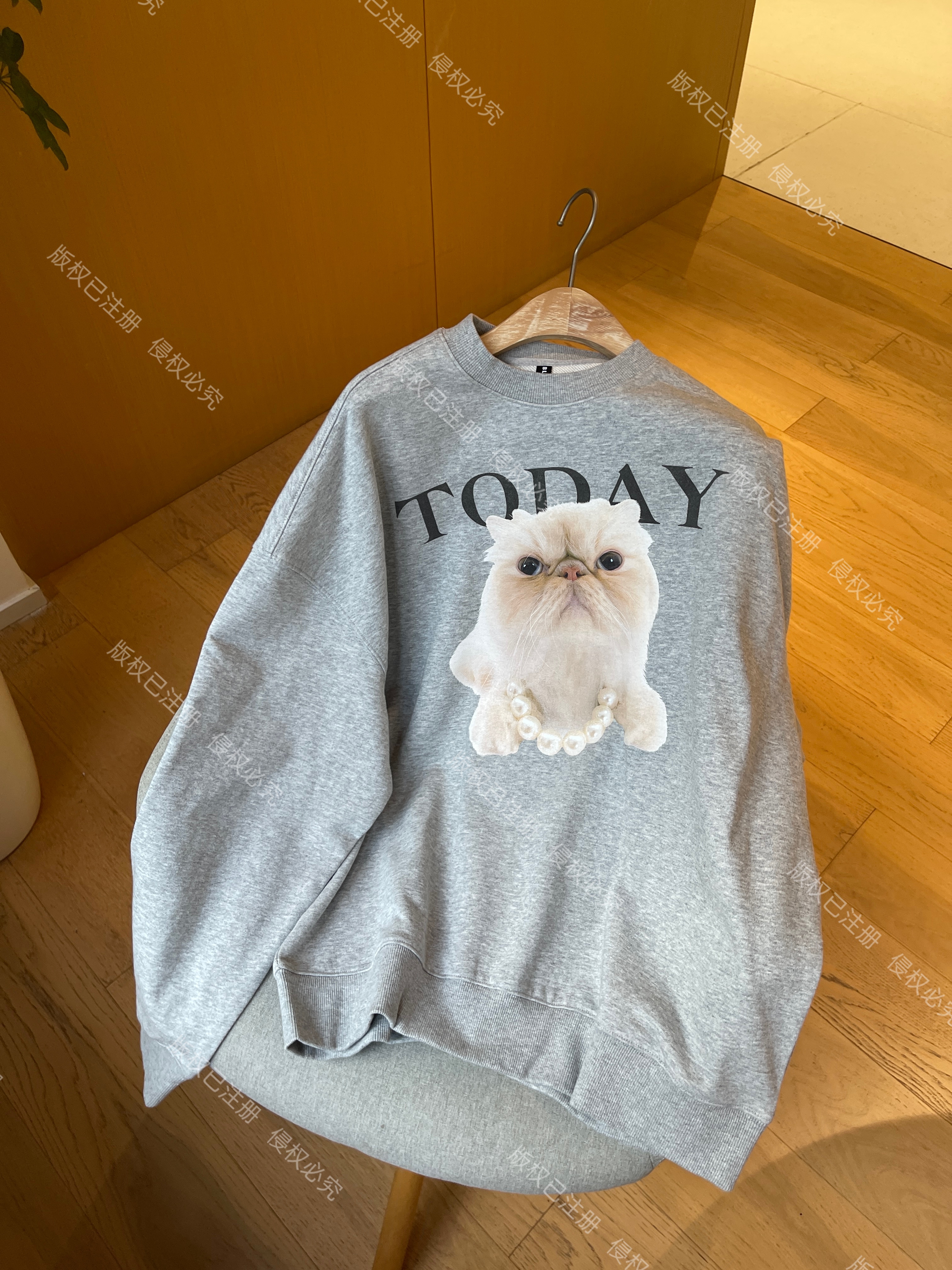 【金吉拉猫咪 * 花灰色】圆领毛圈底卫衣宽松狗狗印花卫衣女新款