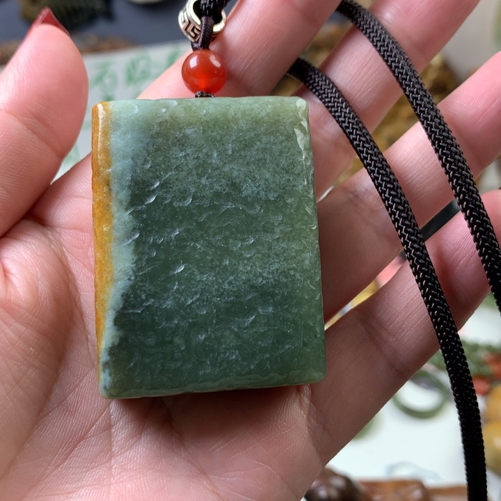 岫岩河磨玉（透闪石质玉）挂件未镶嵌