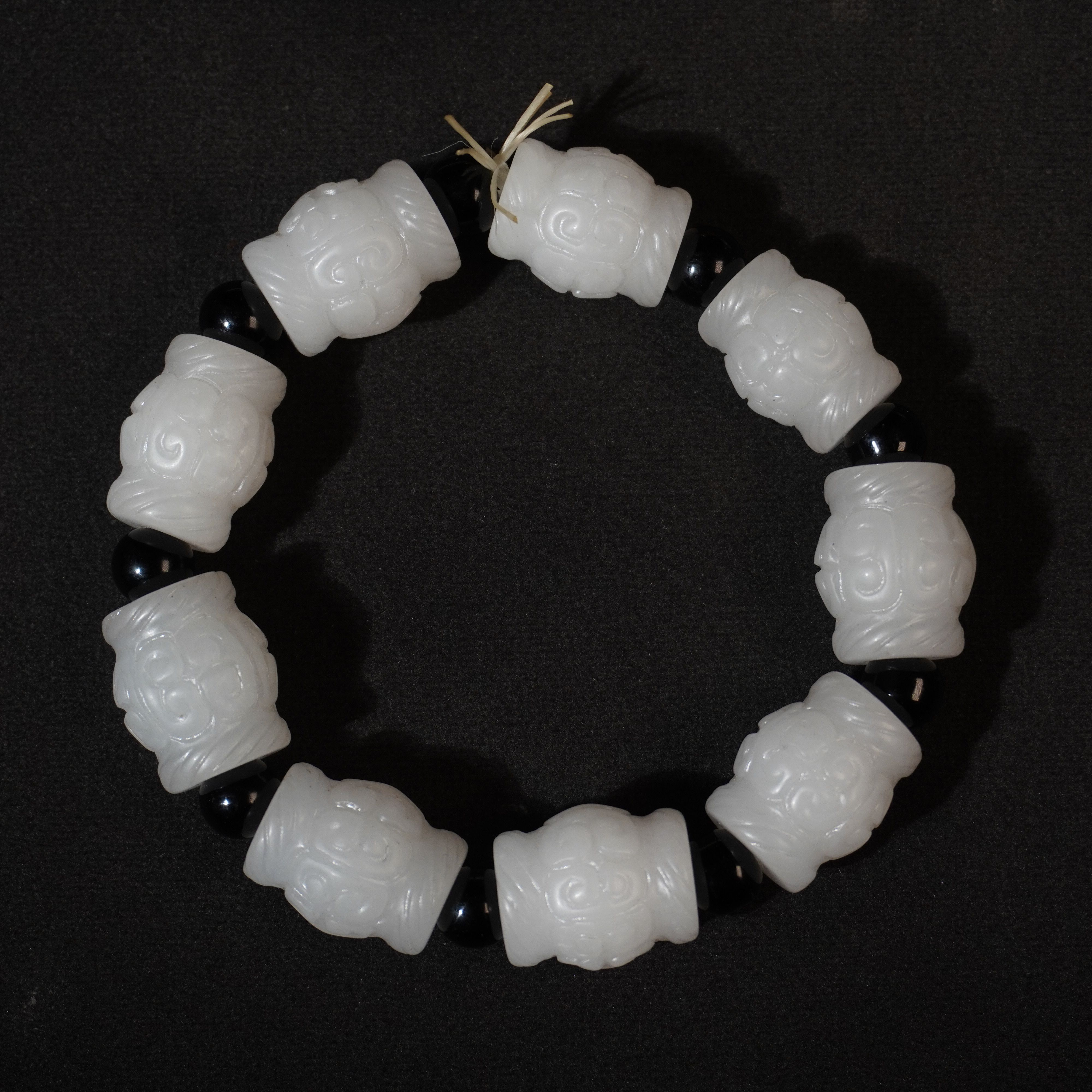 7NU14  清 和田玉 勾云纹玉筒手串