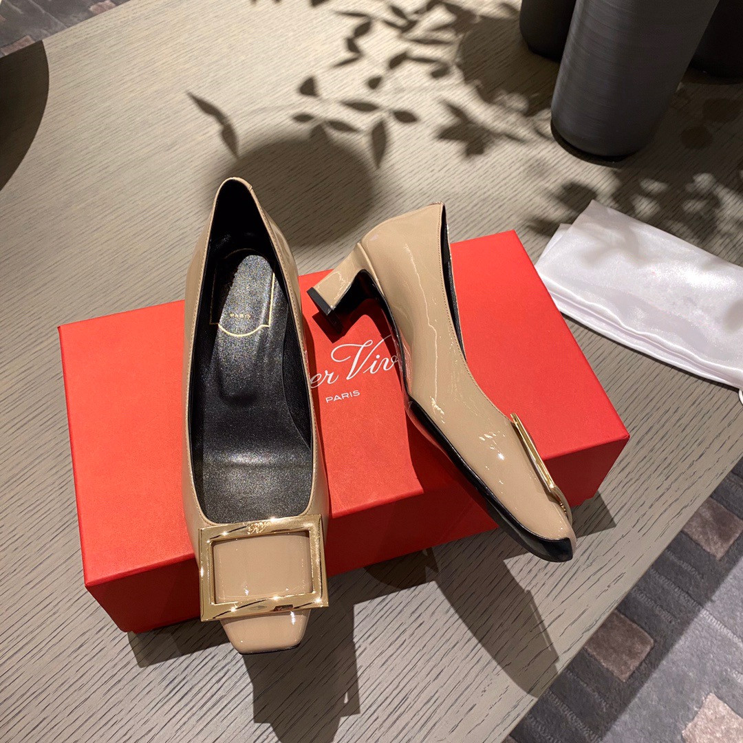 4.5cm 粗跟单鞋2024新款方扣高跟鞋漆皮中跟方头浅口百搭职业女鞋