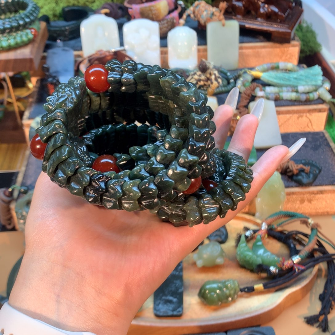 和田玉（糖玉）未镶嵌挂件