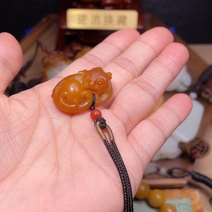 花***童和田玉未镶嵌颈饰