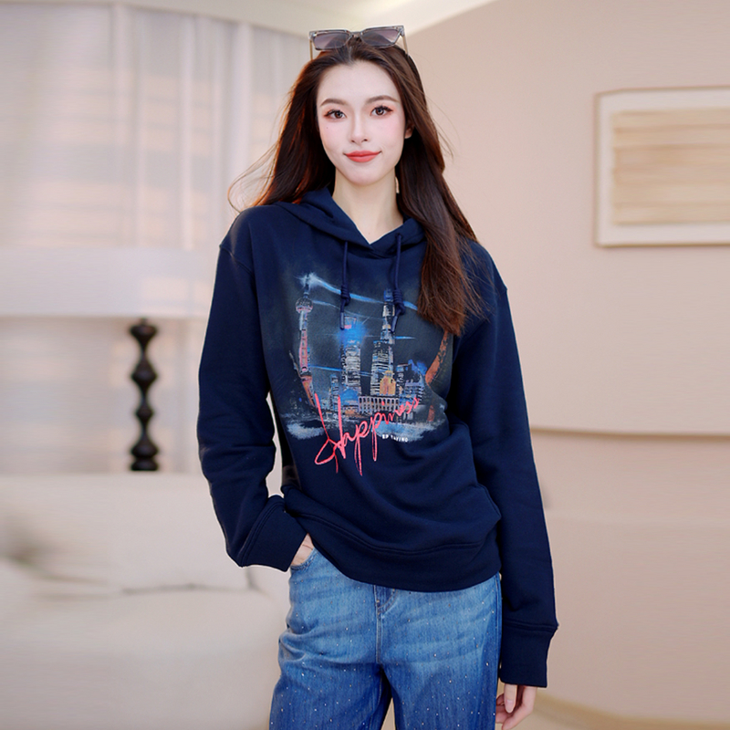 EP雅莹2025早秋新款女装 印花宽松显瘦抽绳连帽卫衣套头上衣5232A