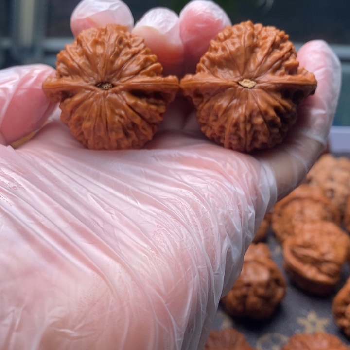 路***河文玩核桃把件金麒麟