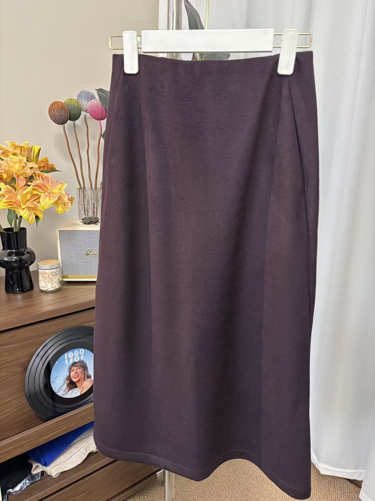 J768冬季轻奢气质通勤风羊毛A字半身裙