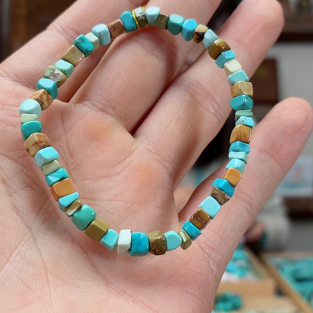 未镶嵌绿松石珠宝奇石