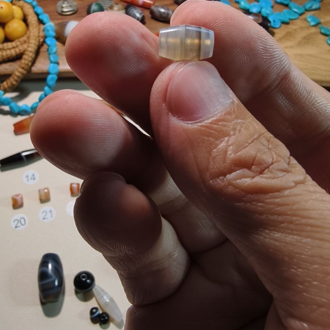 海***玛瑙/玉髓未镶嵌天然原矿玛瑙