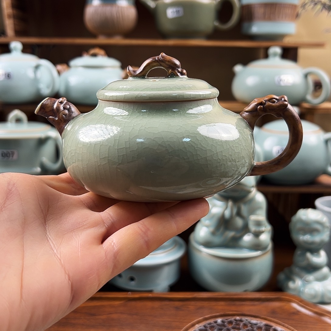 豆绿釉水省工赵琳玉龙壶