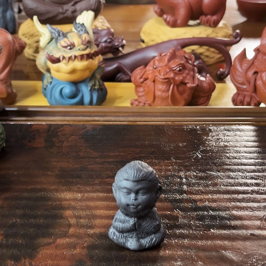 紫砂茶宠悟空黑砂料