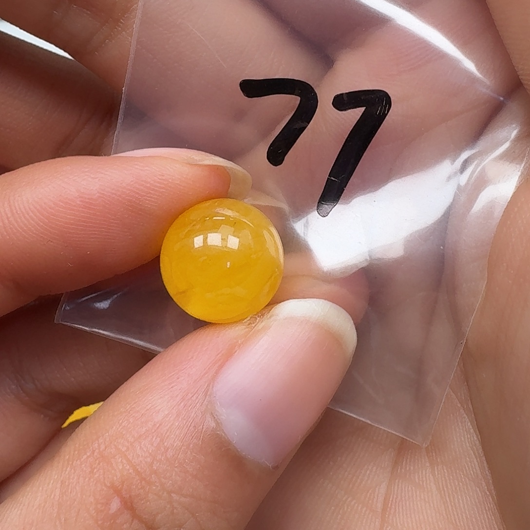 琥珀未镶嵌裸石悠悠