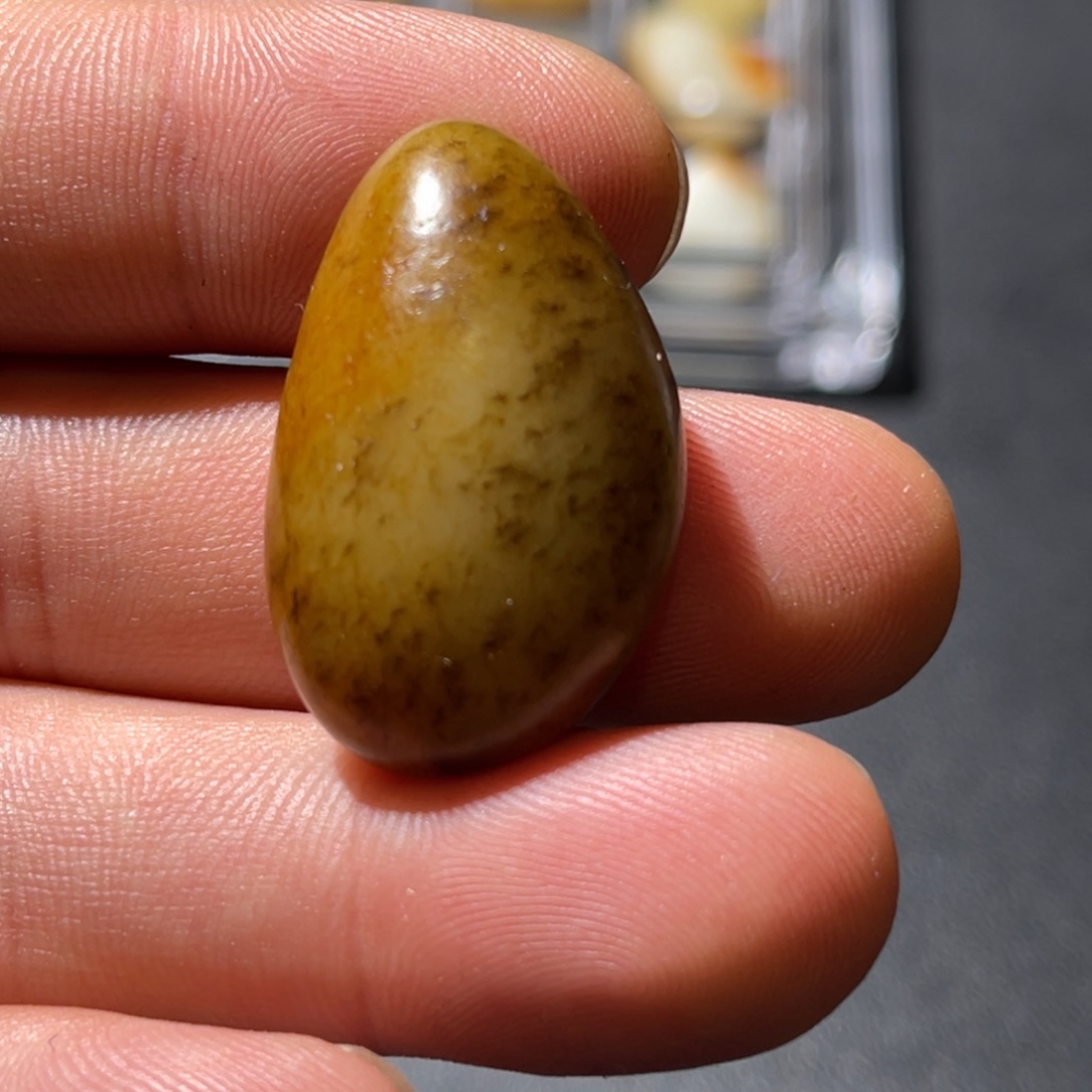 和田玉未镶嵌珠宝奇石