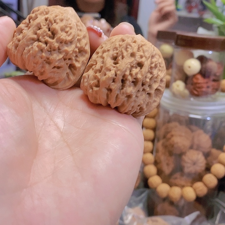 【闪购商品】文玩核桃把件41.5平谷凹底