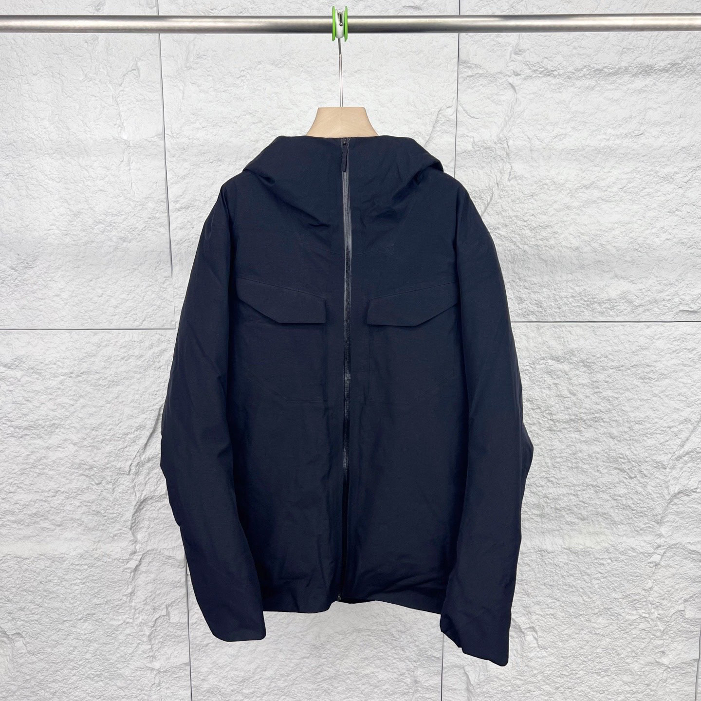 99新 ARC'TERYX/始祖鸟 L码/黑色鹅绒拉链连帽羽绒服/12963136