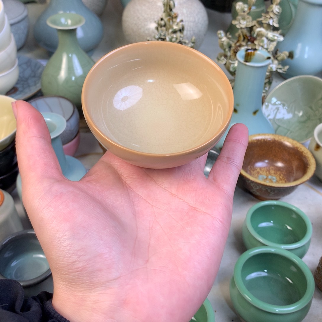 杯龙泉青瓷龙泉路上