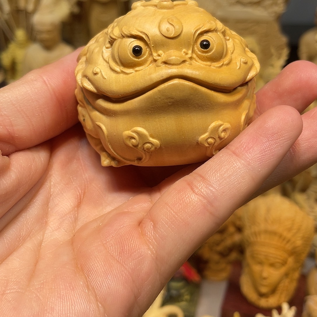 黄杨木小瑕疵大金蟾