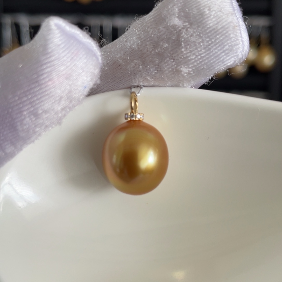 18K金镶嵌海水珍珠吊坠(赠链)12mm