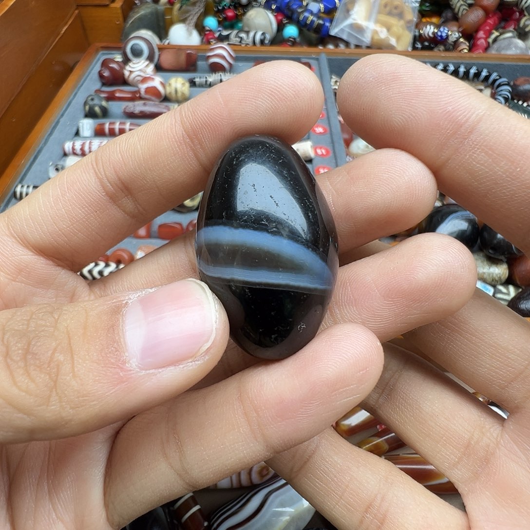 无***为玛瑙/玉髓未镶嵌珠宝半成品