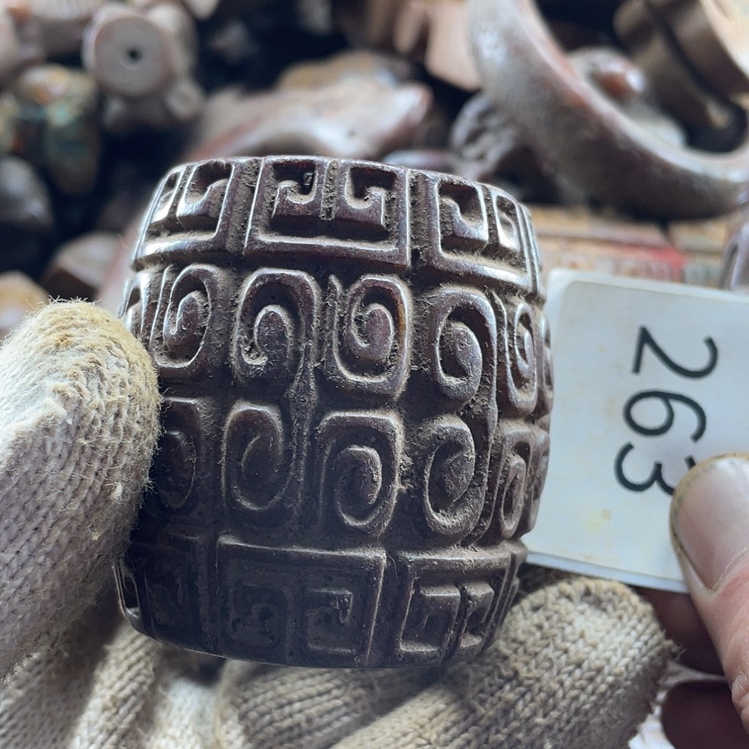 和田玉（糖玉）未镶嵌挂件