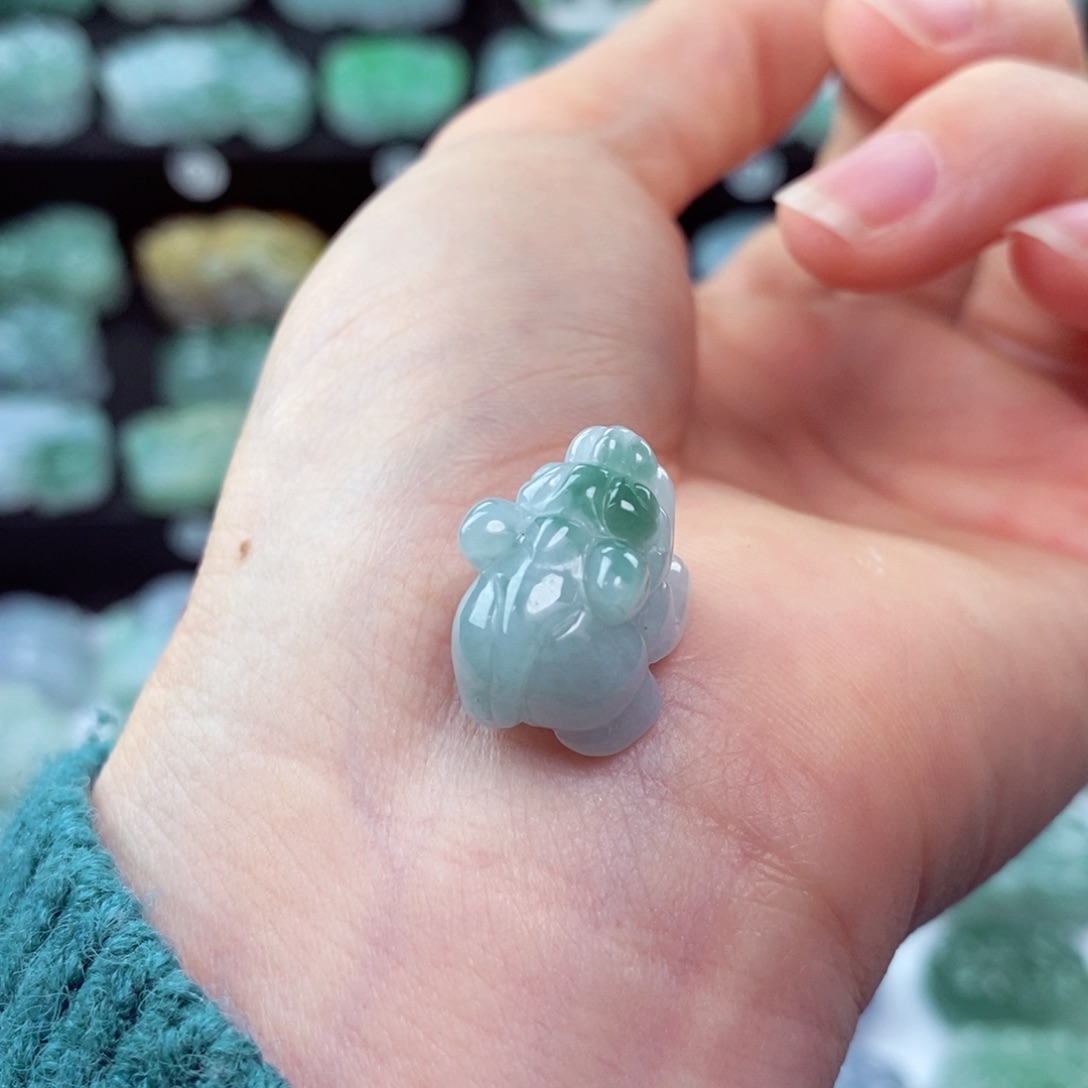 翡翠颈饰未镶嵌天然