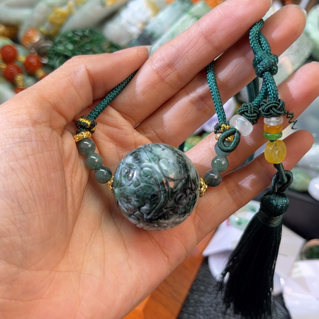 翡翠颈饰未镶嵌待编款