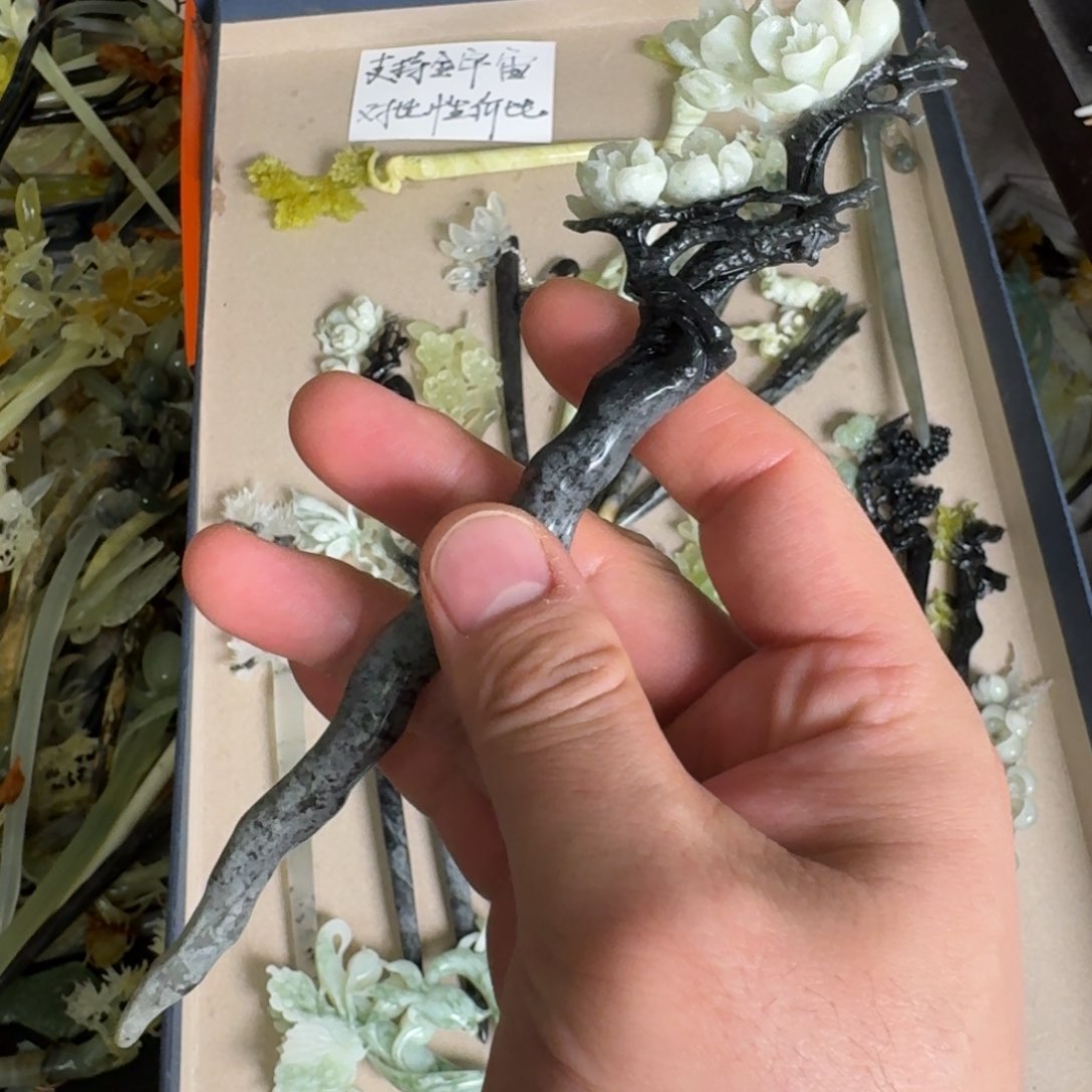 岫玉发饰未镶嵌?**草