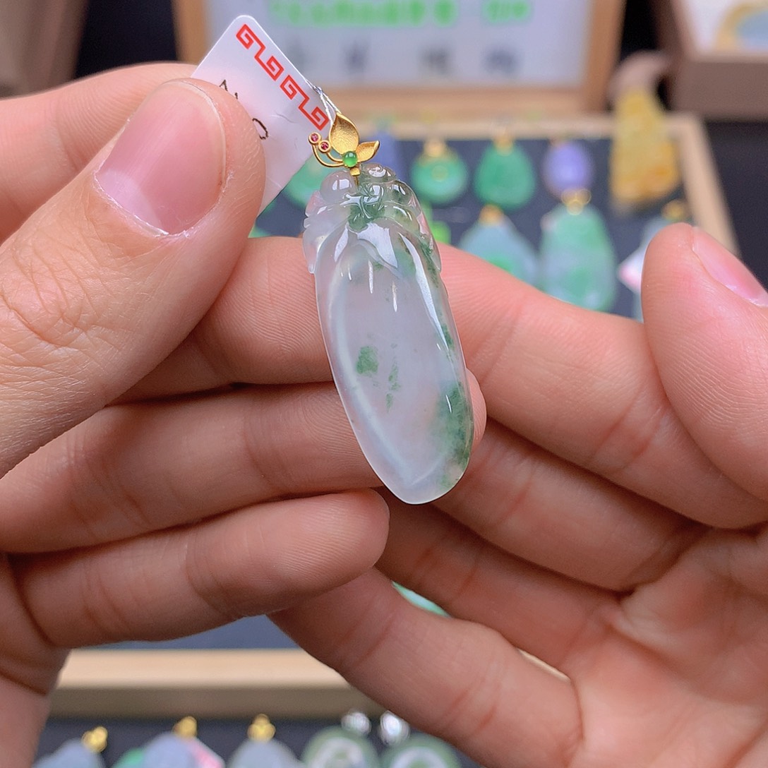 翡翠颈饰18K金镶嵌翡翠